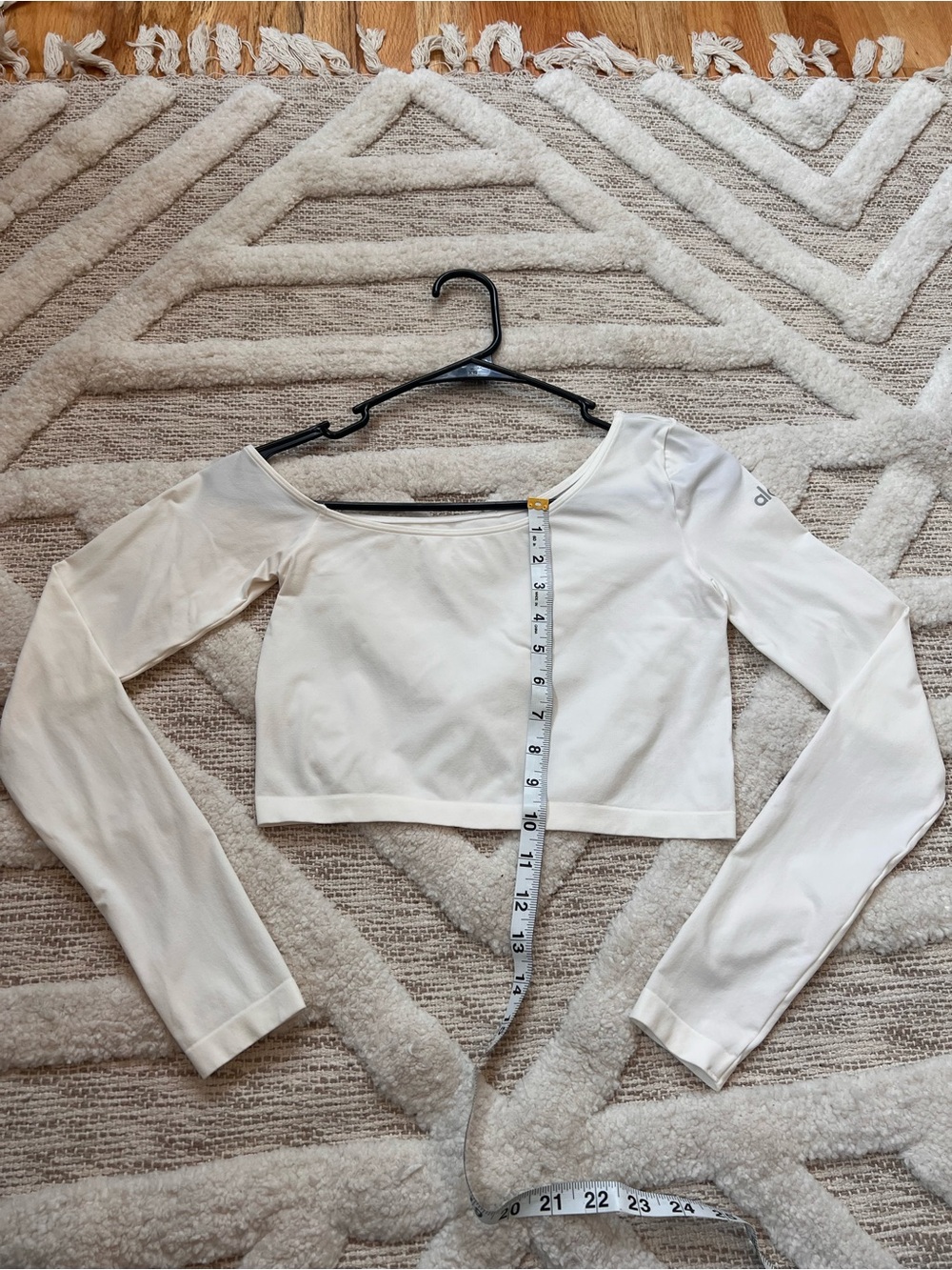 ALO Asymmetric Sheer Glow Long Sleeve XS Ivory Cream - Picture 6 of 12